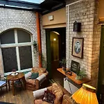 Hostel, Goscinne Mleczarnia - Ozonowane Хостел *