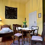 Hostel, Goscinne Mleczarnia - Ozonowane Хостел *