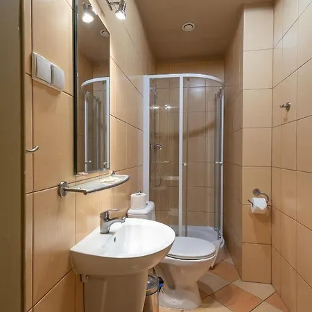 Hostel, Goscinne Mleczarnia - Ozonowane Хостел *