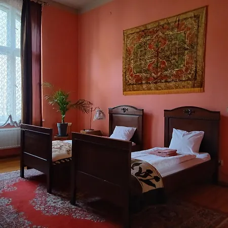 Hostel, Goscinne Mleczarnia - Ozonowane Хостел *