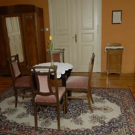 Hostel, Goscinne Mleczarnia - Ozonowane *