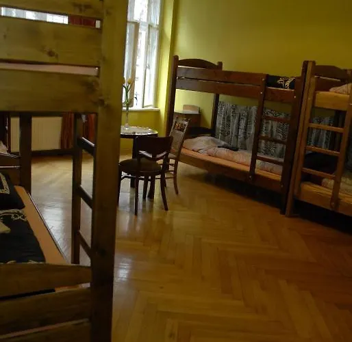 Hostel, Goscinne Mleczarnia - Ozonowane 旅馆 *