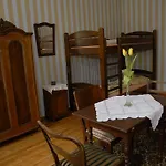 Hostel, Goscinne Mleczarnia - Ozonowane 호스텔 *
