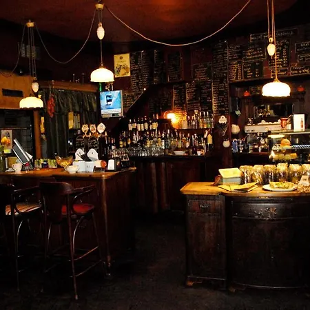 Hostel, Goscinne Mleczarnia - Ozonowane 旅馆 *