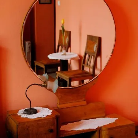 Hostel, Goscinne Mleczarnia - Ozonowane 旅馆 *