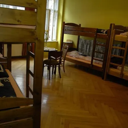 Hostel, Goscinne Mleczarnia - Ozonowane 旅馆 *