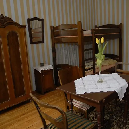 Hostel, Goscinne Mleczarnia - Ozonowane 旅馆 *