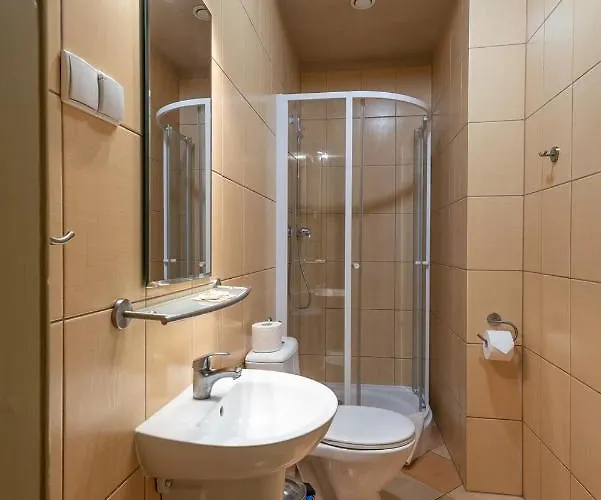 Hostel, Goscinne Mleczarnia - Ozonowane Хостел *